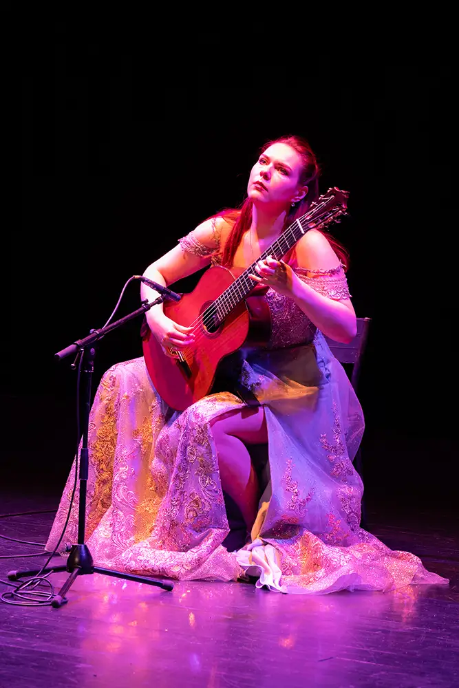 Festival 2025-Web-58 Musicienne sur scène