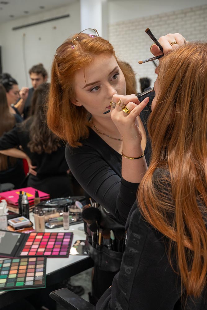 Photographe-professionnel-coulisses-defile-maquillage coulisses-defile-maquillage